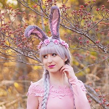 Lorenia Patreon Creator Profile