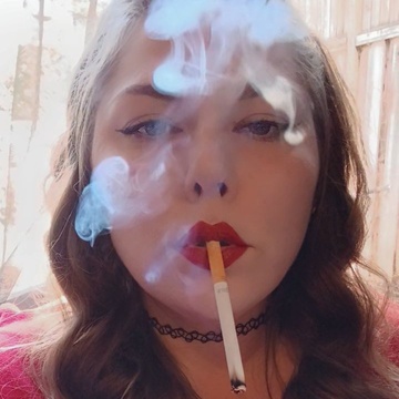 Hana Smokes's Patreon profile picture