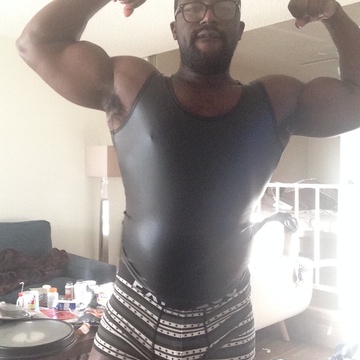 youngmusclebear's Patreon profile picture