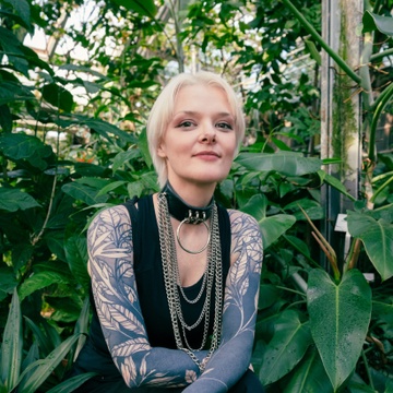 Chill Polyamory • Genevieve Patreon Creator Profile