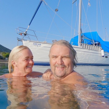 Sailing & Travel Adventures with Carl and Jenny