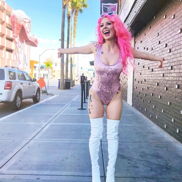 Annalee Belle