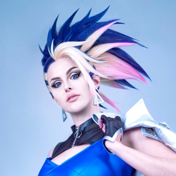 Kinpatsu Cosplay