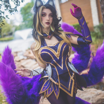 Charming Kitsune