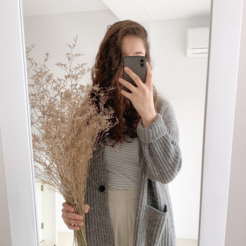 Simple Victoria Patreon Creator Profile