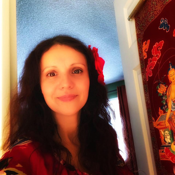 Cezarina Trone Patreon Creator Profile