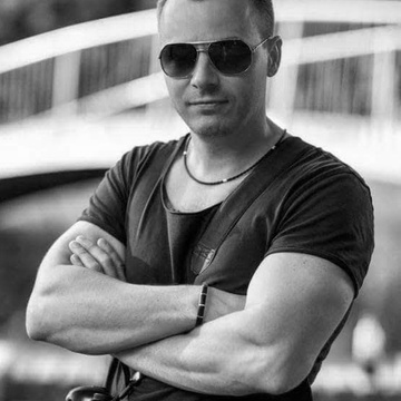 Sexy shooting photo by Vadim Pavlosyuk