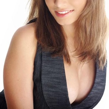 Nikki L. Falcon