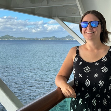 Emma Cruises