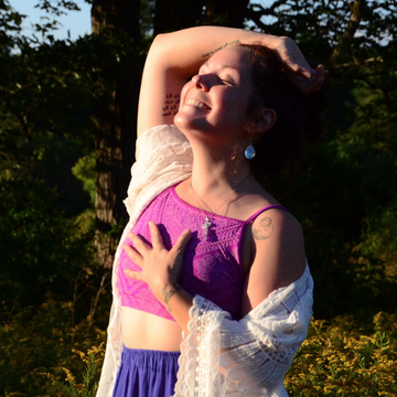 Catiebelle Bulmer | Movement, Mantra, & Meditation