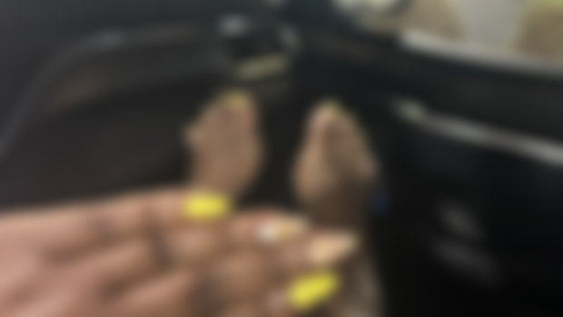 feetsies match my toes 