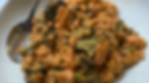 Creamy Roasted Pepper Couscous & Broccoli (plant-based | vegan)