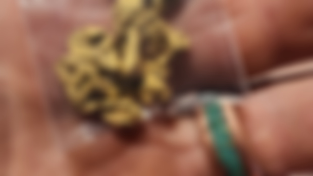 So we are proud to offer a 5 gram bag in any dirt you choose. With a 1 + gram nugget. 