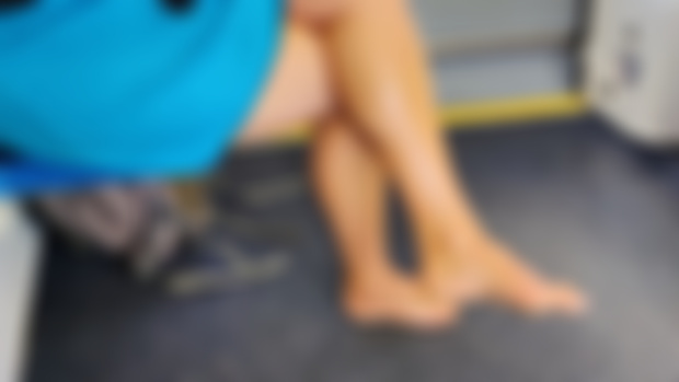 Barefoot on the train 