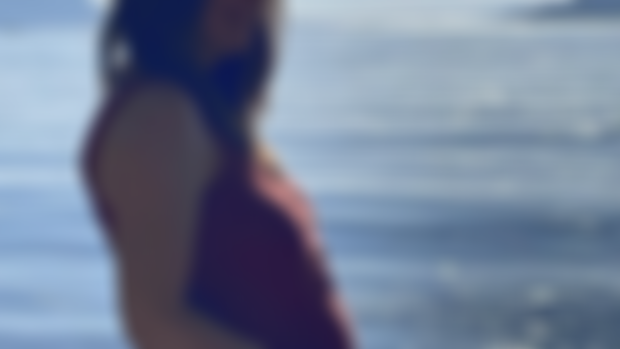 Pregnancy pics! + "Baby Beluga live demo"