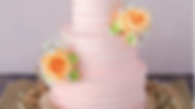 HOW TO DECORATE CAKES WITH REAL FLOWERS 

