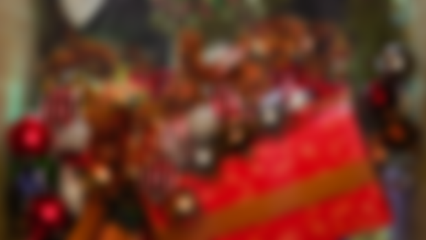 Special Christmas themed wallpaper renders for both USC and 104th!