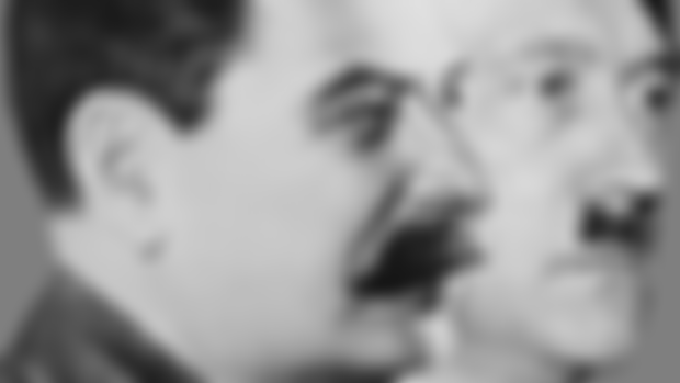 Kommunism och nazism gav samma vidriga resultat.

Vilka jobbar verkligen med att distansiera sig från massmördarideologier?