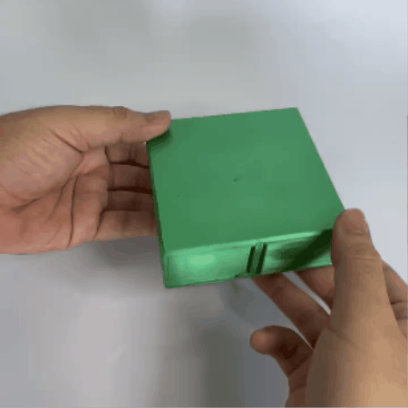 Mechanical rotating gift box
