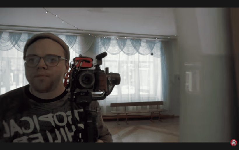 Скриншот: видео Mr Nobody Against Putin — Official Trailer