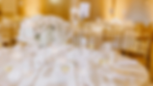 Elegant compote in all white and blush 