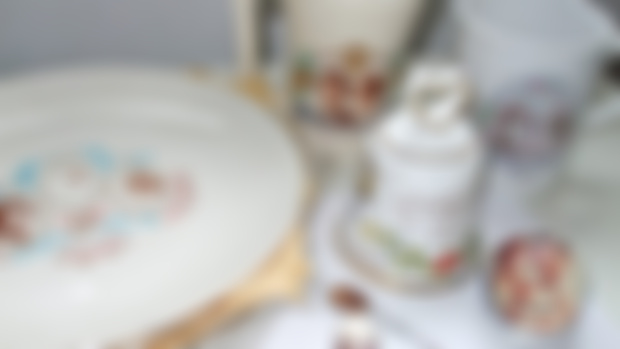 Velveeta, Fruit Cake, and Limited Edition Chicken:  The Royal Family is A Cash Cow (featuring Gem!)