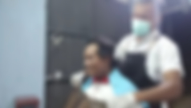 192 Man head shaving