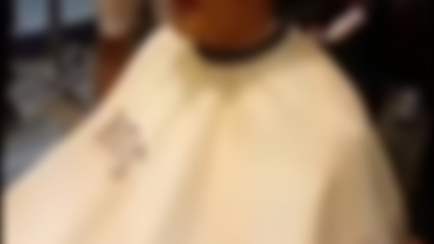 199 Man head shaving