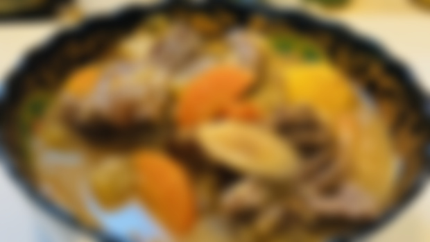 牛スネ肉の味噌煮（牛𦟌味噌煮）