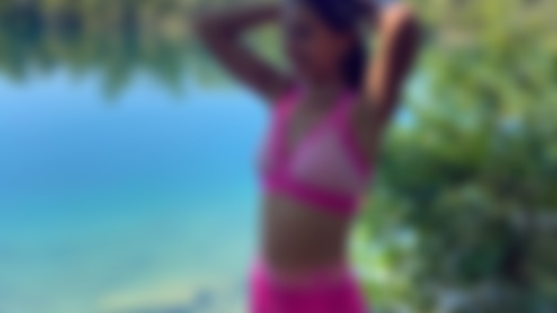 Girl in pink Nike Pro clothes 😍