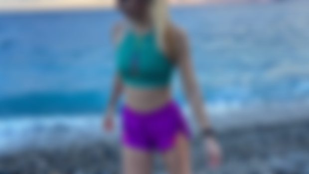Girl in Nike clothes at the sea 😍