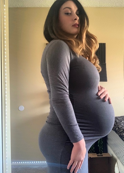 FreyaStrahug on X: “It just keeps getting bigger!” #pregnant  #pregnantbelly #pregnancy #fakepregnancy #busty #littleblackdress   / X